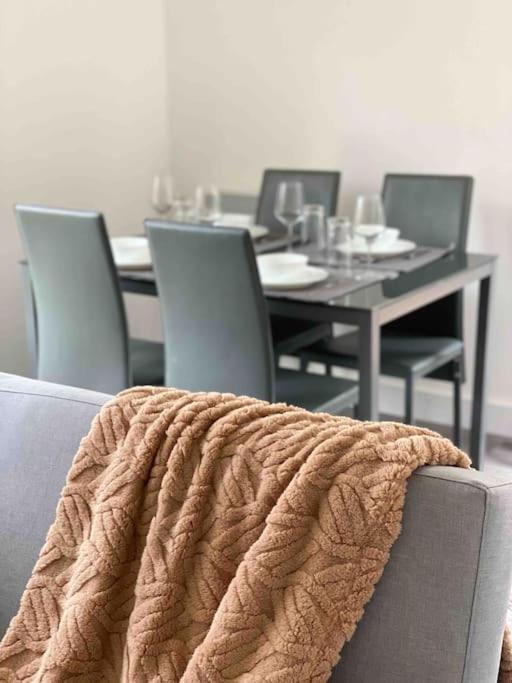 شقة Modern Flat Near Train Station With Free Parking كامبريدج المظهر الخارجي الصورة