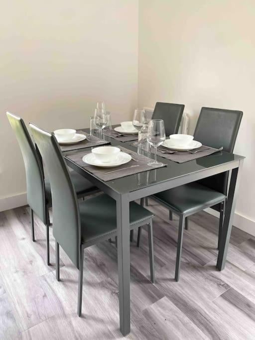 شقة Modern Flat Near Train Station With Free Parking كامبريدج المظهر الخارجي الصورة