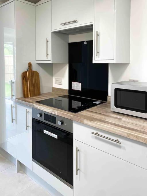 شقة Modern Flat Near Train Station With Free Parking كامبريدج المظهر الخارجي الصورة