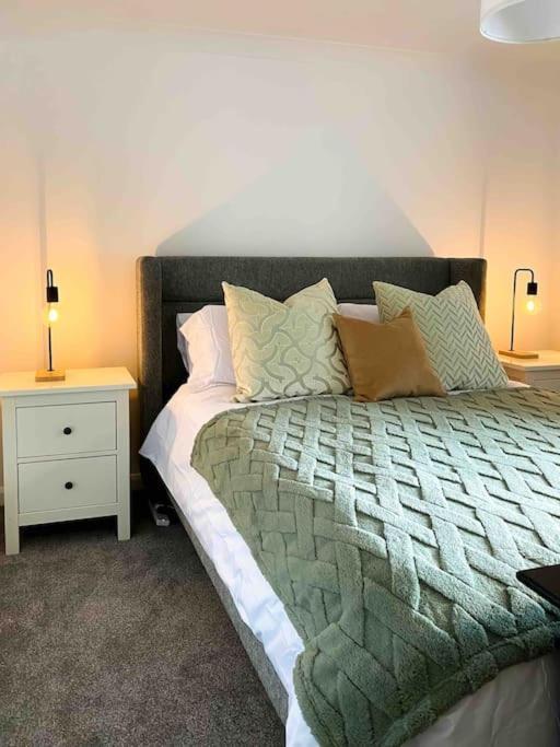 شقة Modern Flat Near Train Station With Free Parking كامبريدج المظهر الخارجي الصورة