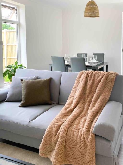 شقة Modern Flat Near Train Station With Free Parking كامبريدج المظهر الخارجي الصورة